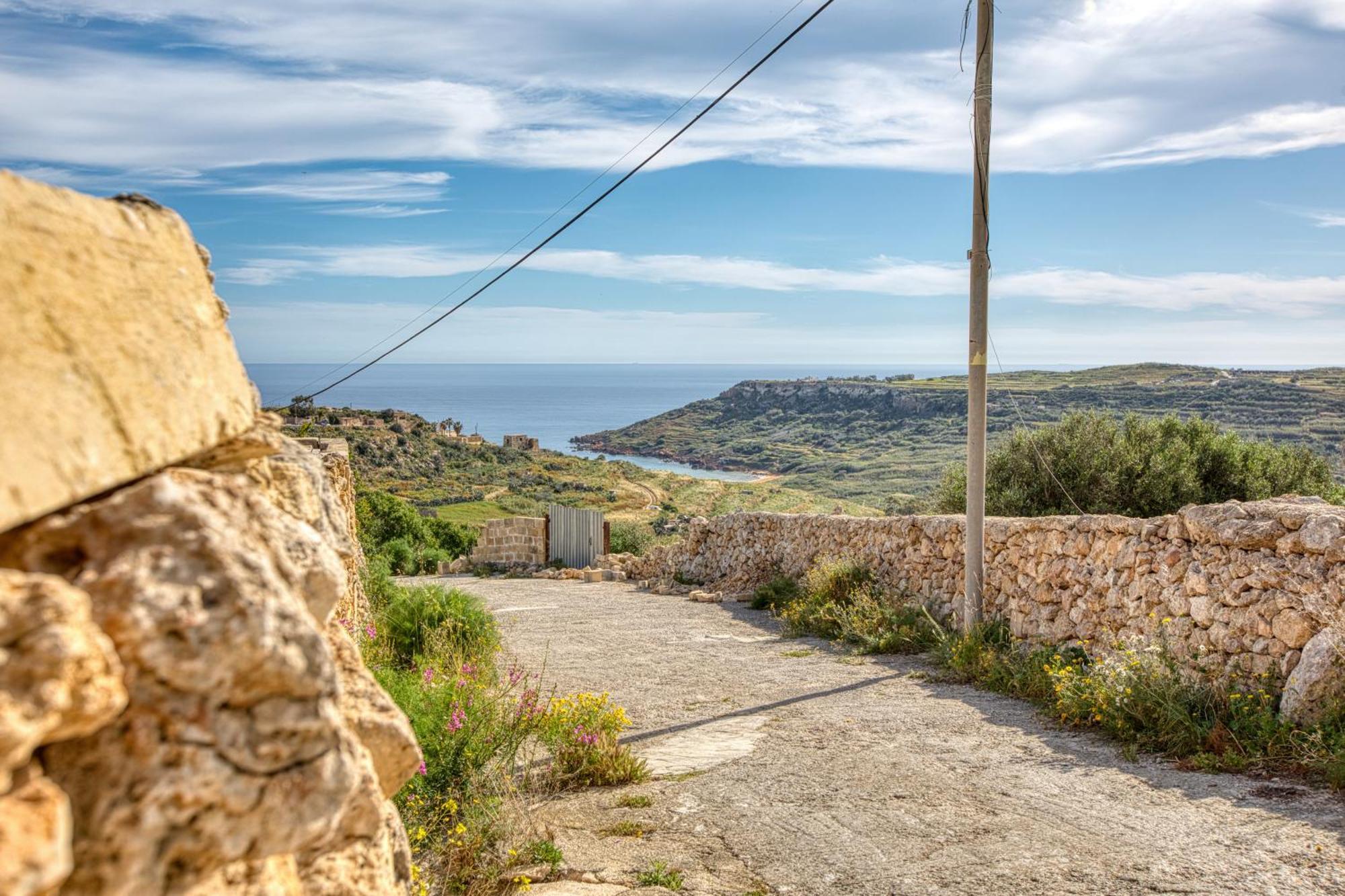 Spacious, Bright, Valley & Sea View Maisonette Xagħra Buitenkant foto