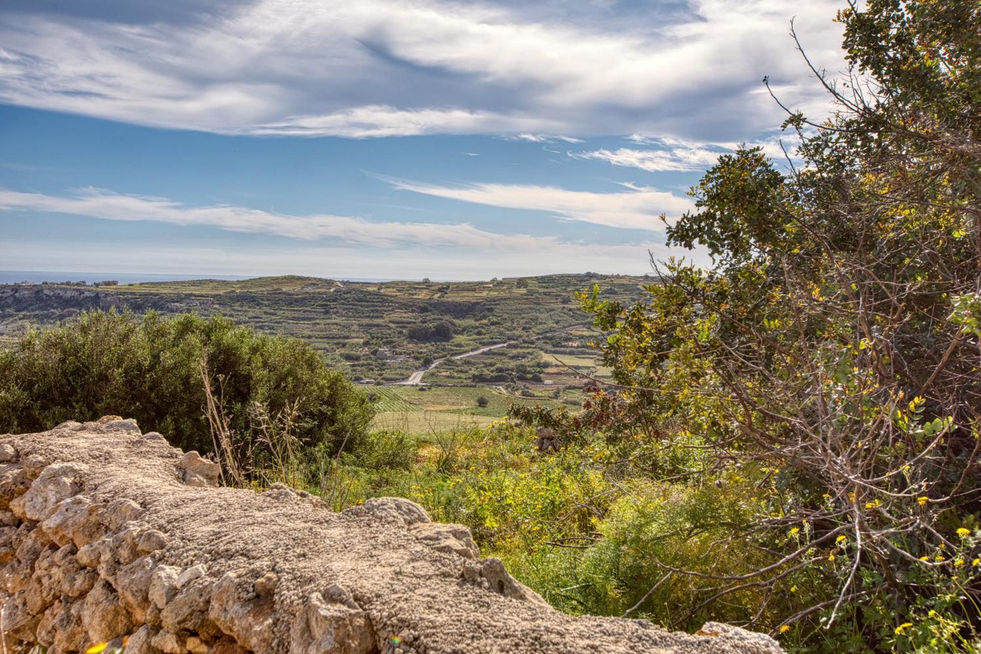 Spacious, Bright, Valley & Sea View Maisonette Xagħra Buitenkant foto