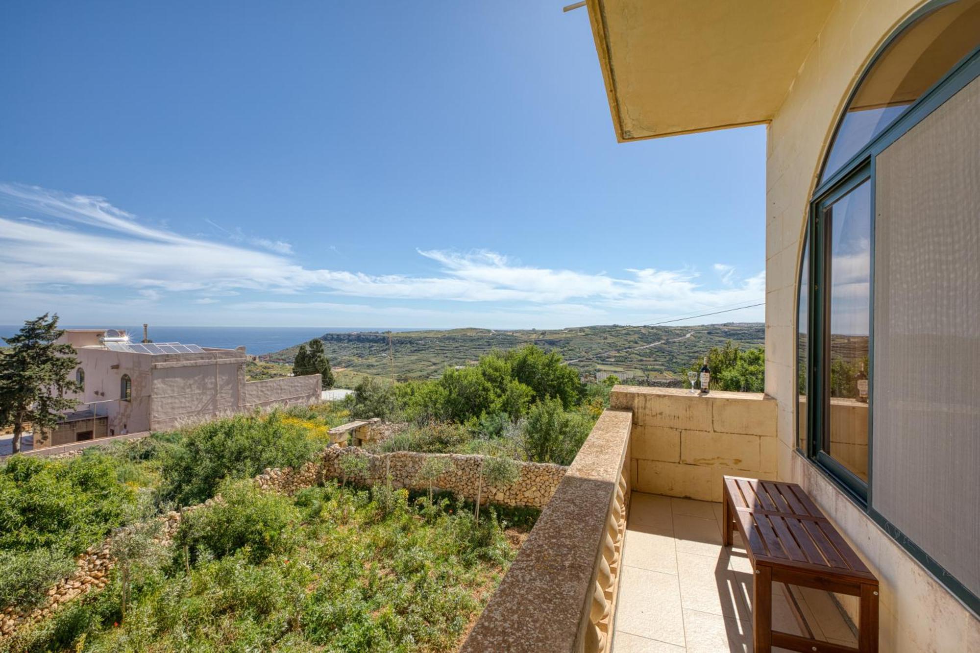 Spacious, Bright, Valley & Sea View Maisonette Xagħra Buitenkant foto
