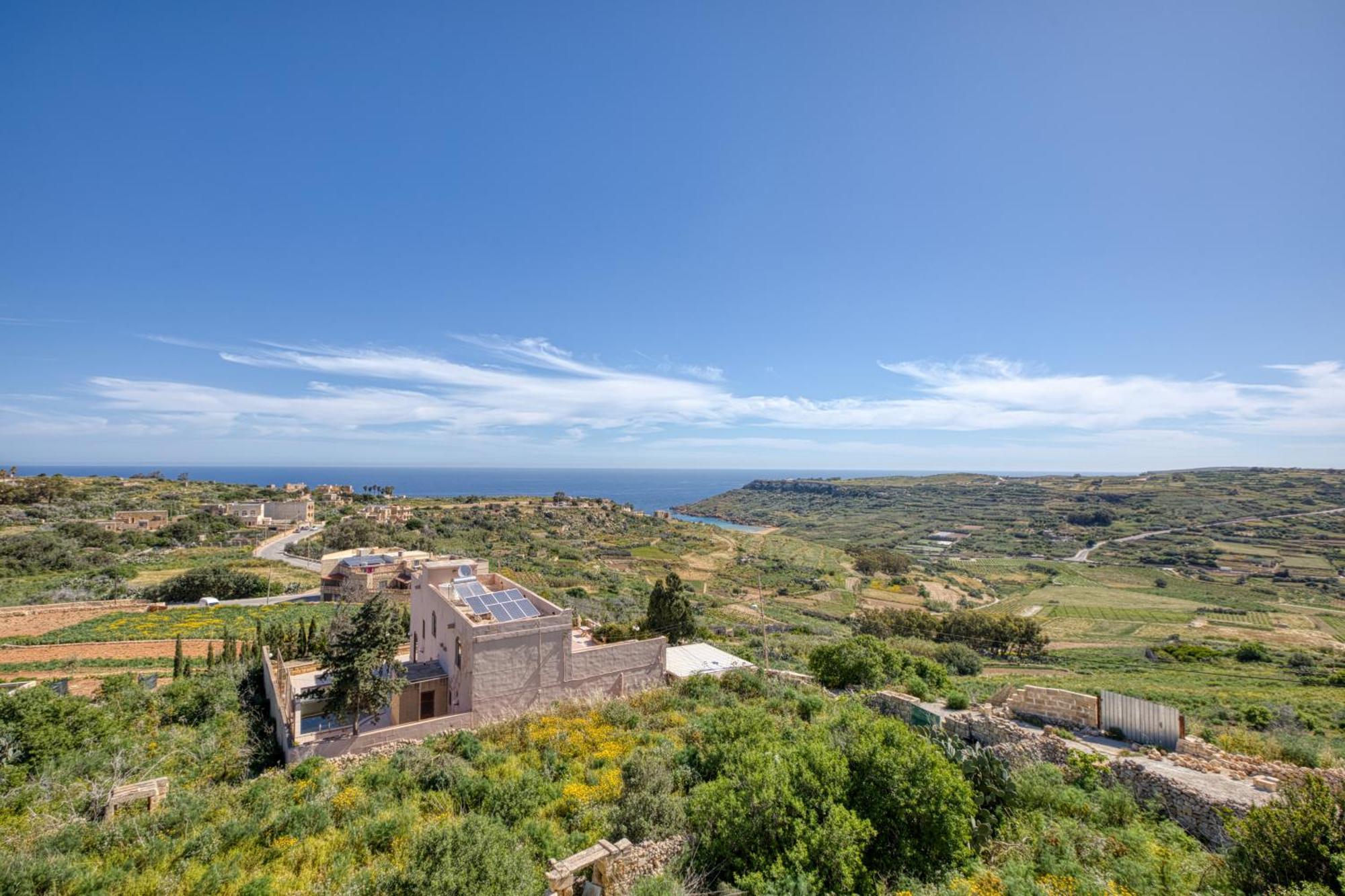 Spacious, Bright, Valley & Sea View Maisonette Xagħra Buitenkant foto